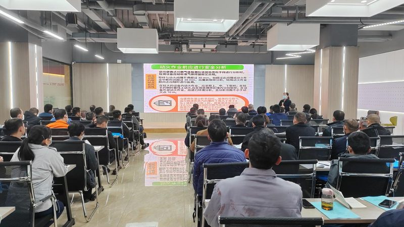 零基础电工培训，从入门到精通的四大步骤**